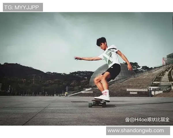 南京极限运动队在滑板精英赛中的默契配合与精彩表现分析