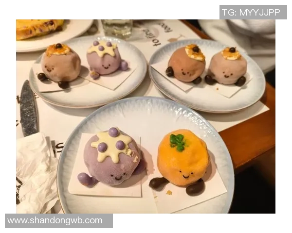 甜品的魅力：探索全球经典甜点背后的故事与创意巧思